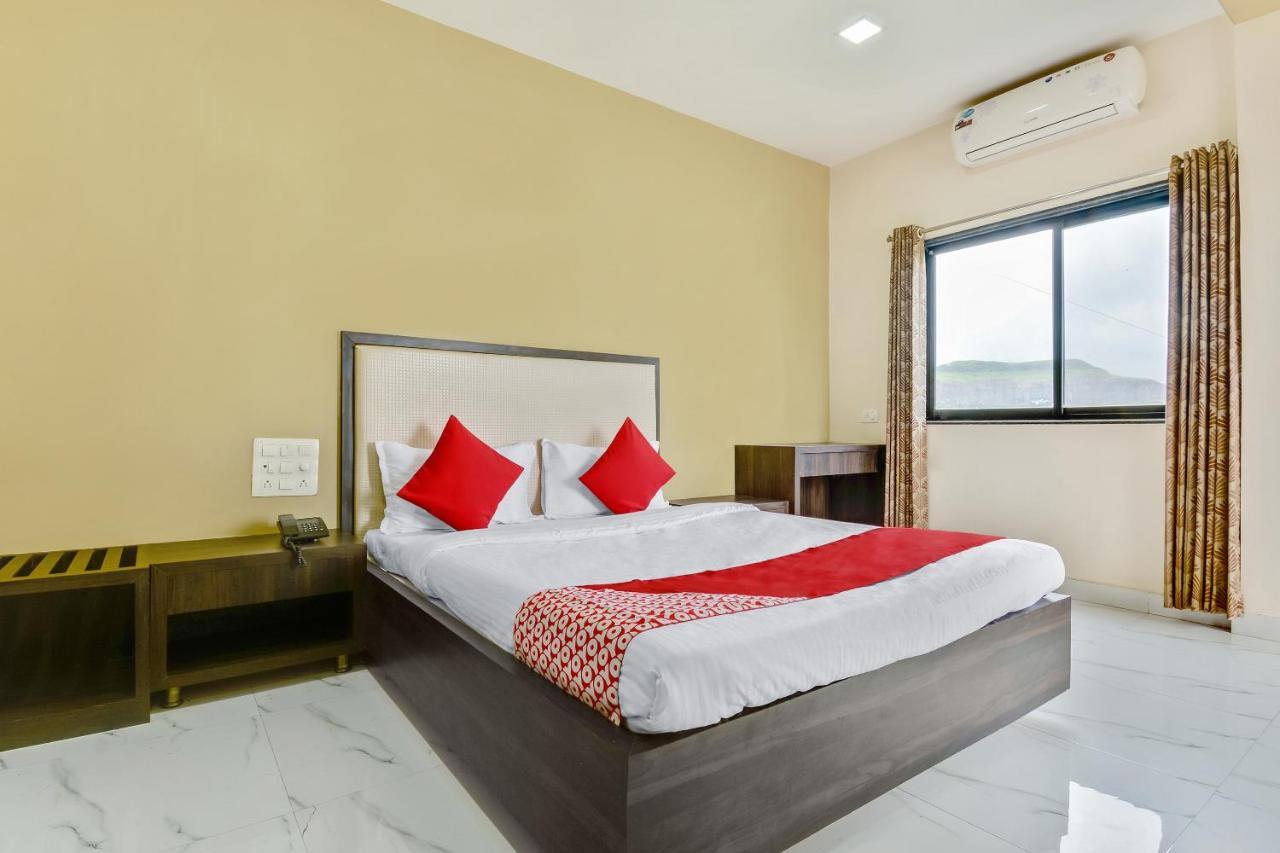 Oyo 48352 Hotel Bhagyalaxmi Kala Exterior photo
