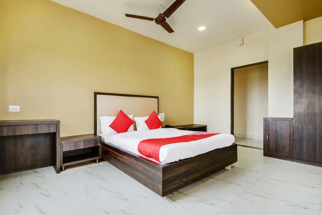 Oyo 48352 Hotel Bhagyalaxmi Kala Exterior photo