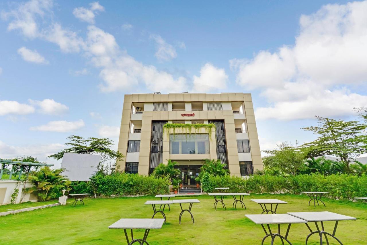 Oyo 48352 Hotel Bhagyalaxmi Kala Exterior photo